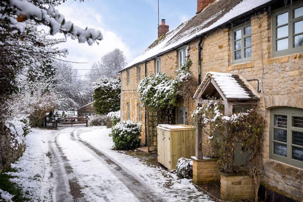 Charming 17Th Century Cotswold Cottage Adlestrop Екстер'єр фото