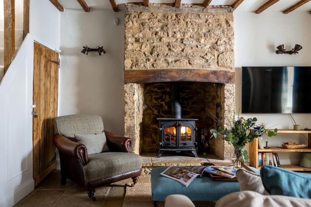 Charming 17Th Century Cotswold Cottage Adlestrop Екстер'єр фото
