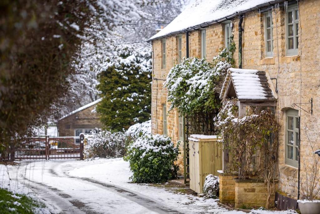 Charming 17Th Century Cotswold Cottage Adlestrop Екстер'єр фото