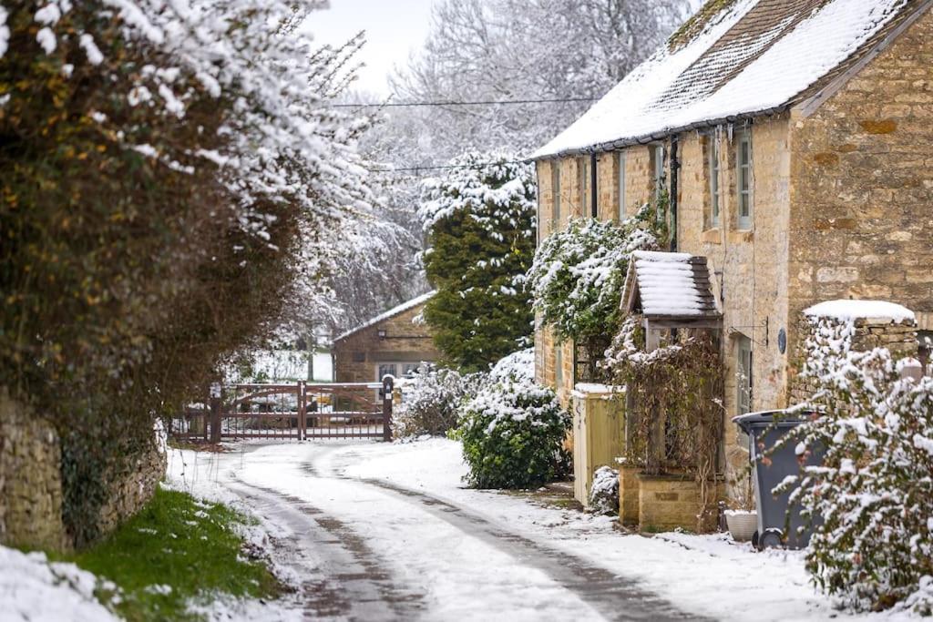 Charming 17Th Century Cotswold Cottage Adlestrop Екстер'єр фото